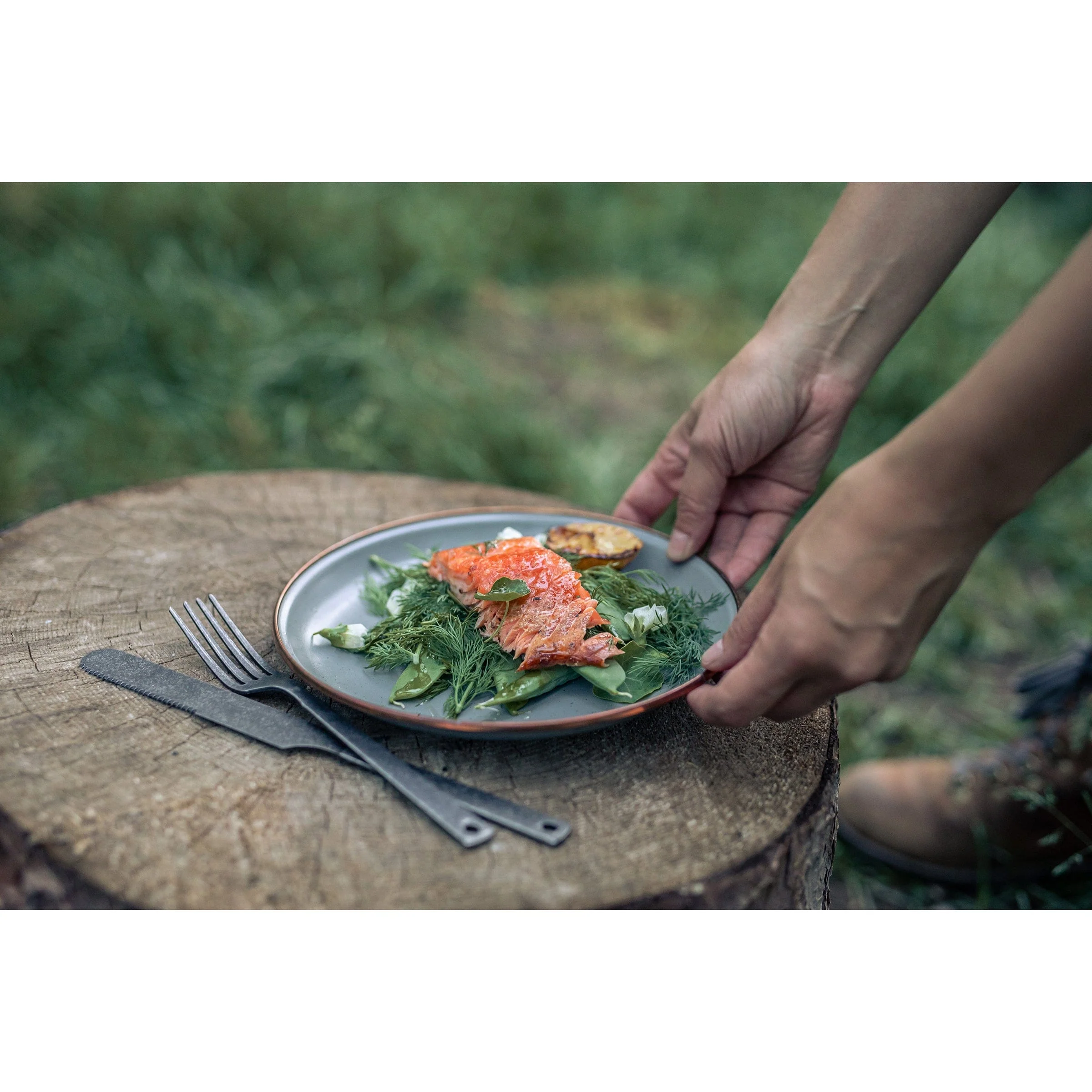 Enamel Salad Plate Set Slate Gray Indoor/Outdoor - Image 6