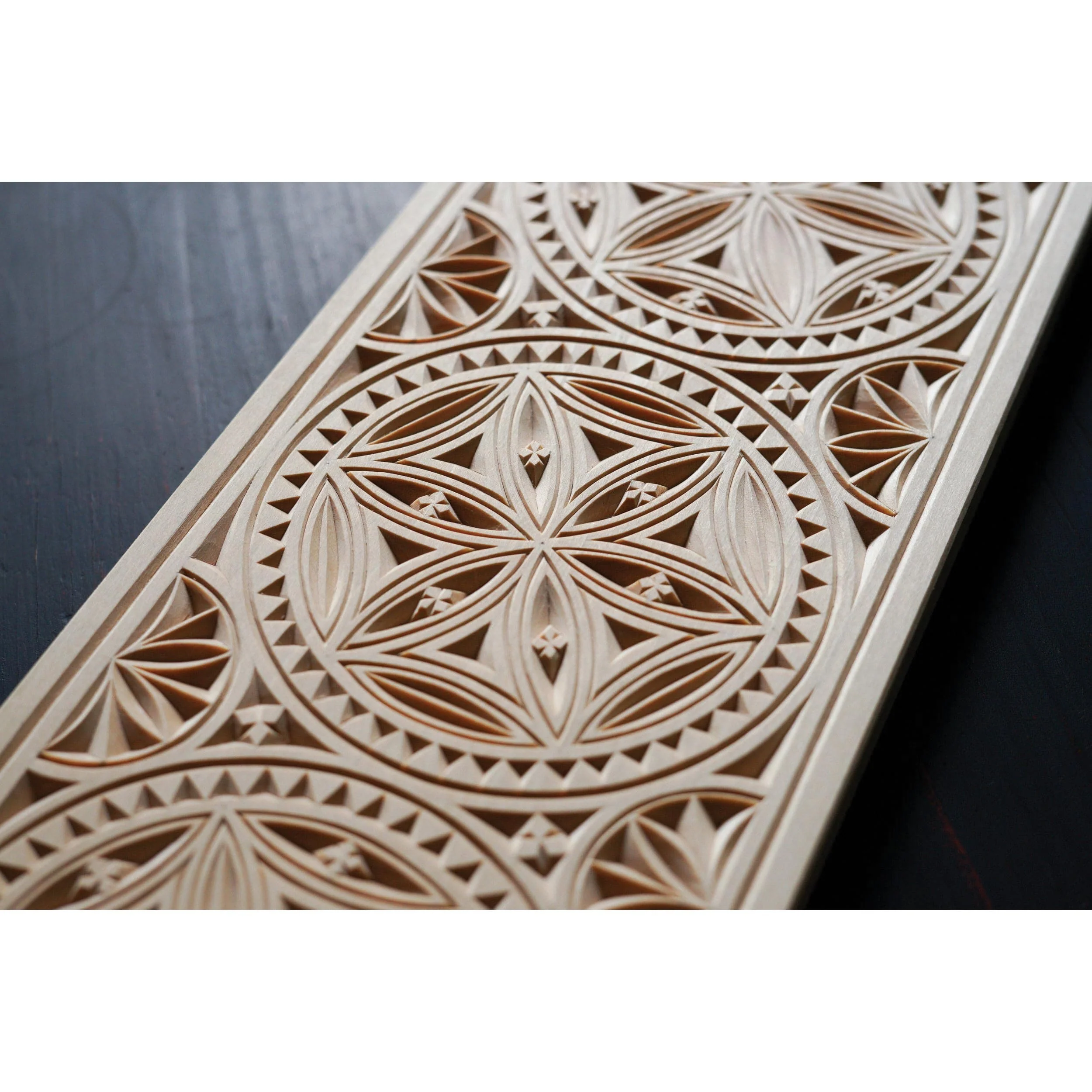 Chip Carving - Techniques for Carving Beautiful Patterns by Hand - Image 8