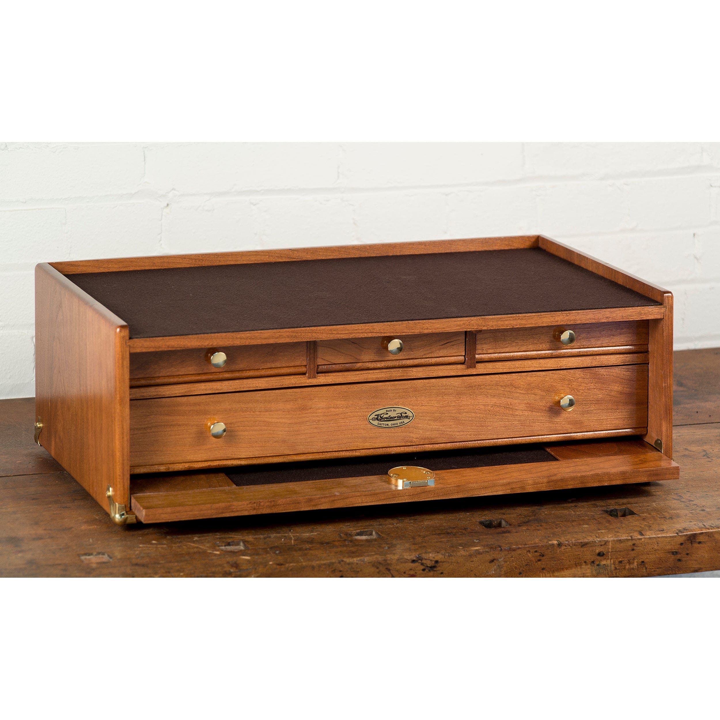 Classic Base in American Cherry