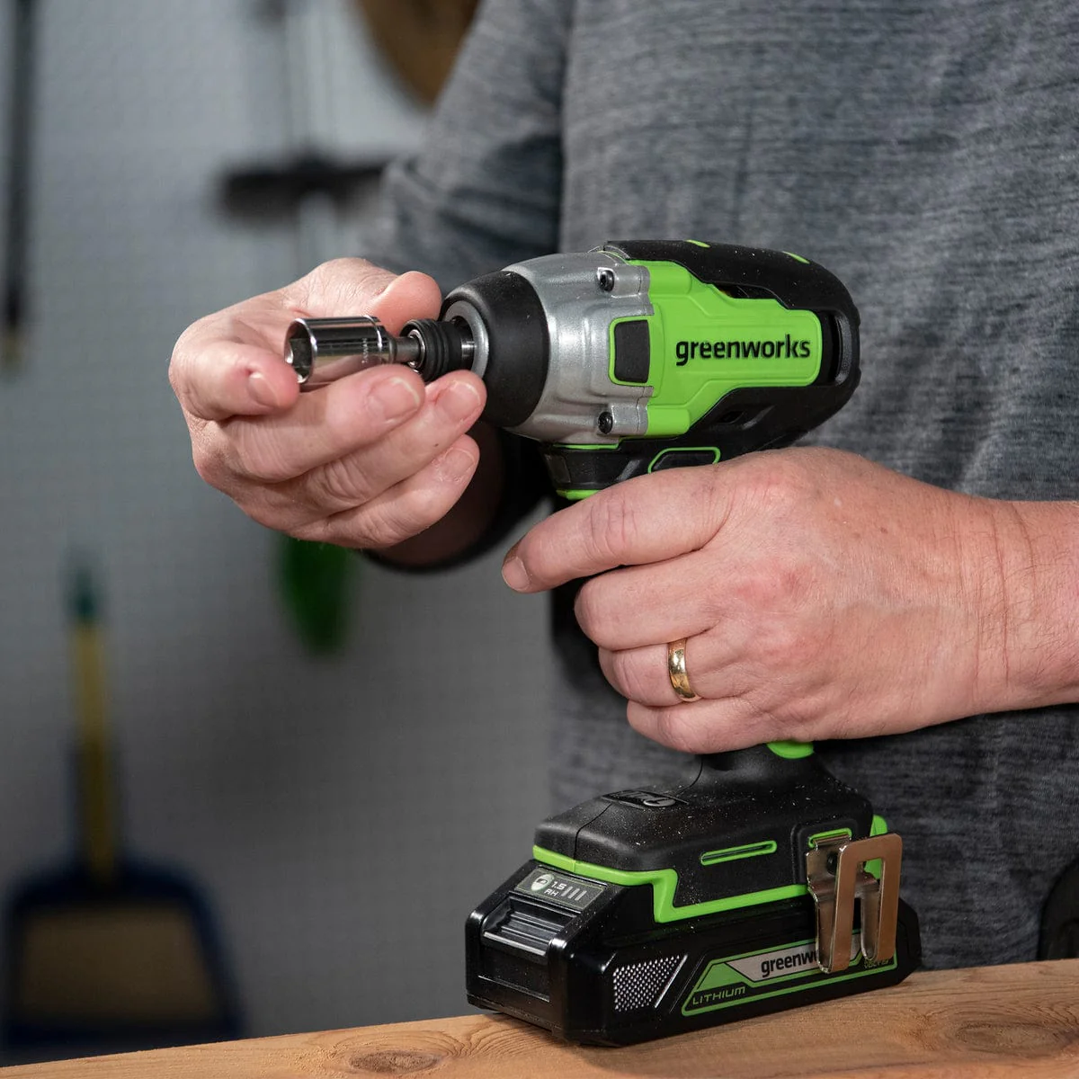GW 24V BL Impact Kit with Two 2AH Batteries and Charger - Image 4