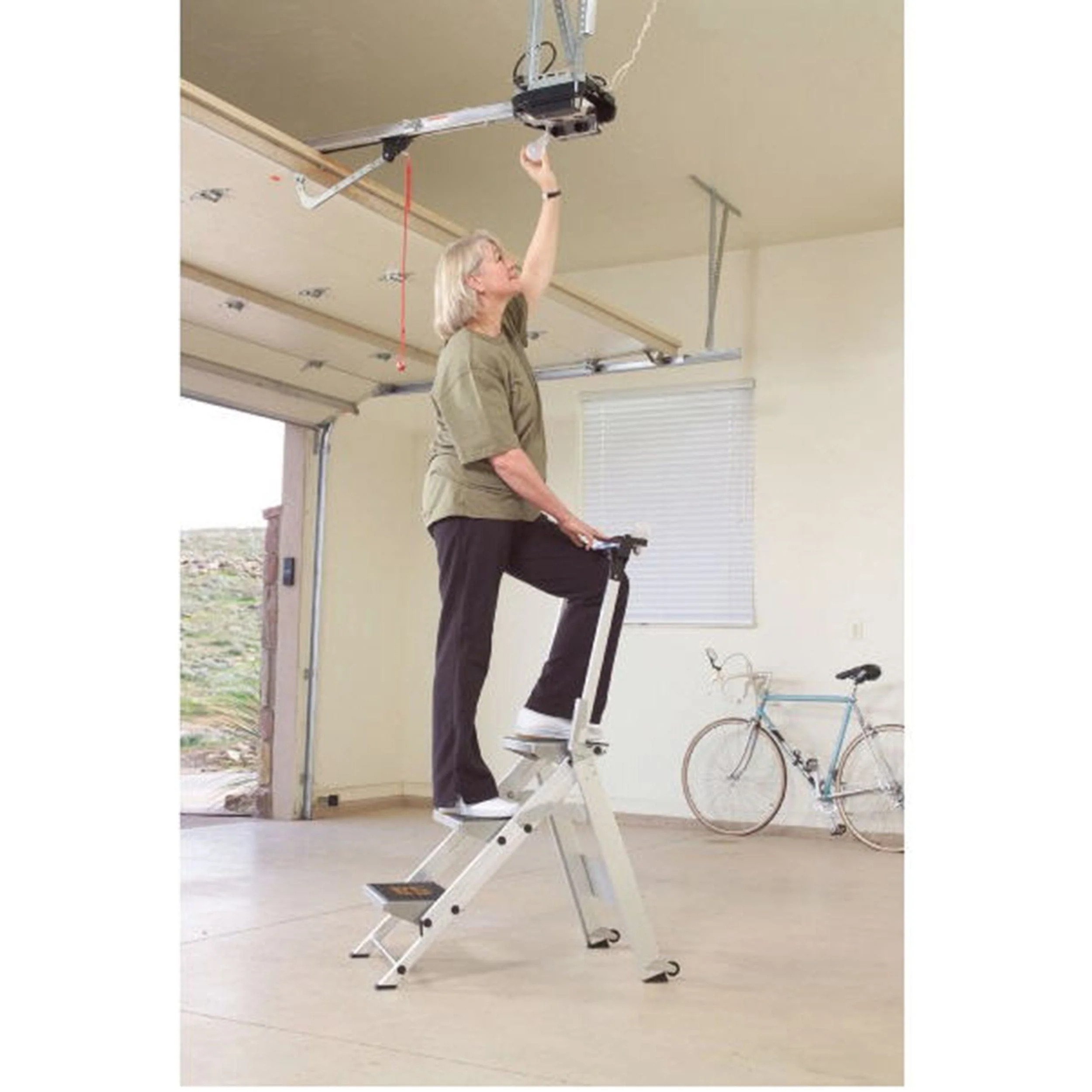 Safety Step Ladder - 3 Step - Image 3