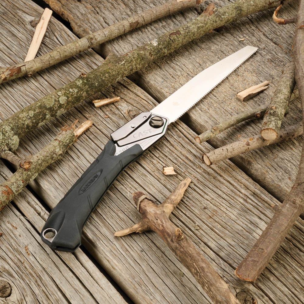 Cast 200 Fine Tooth Folding Saw - Image 4