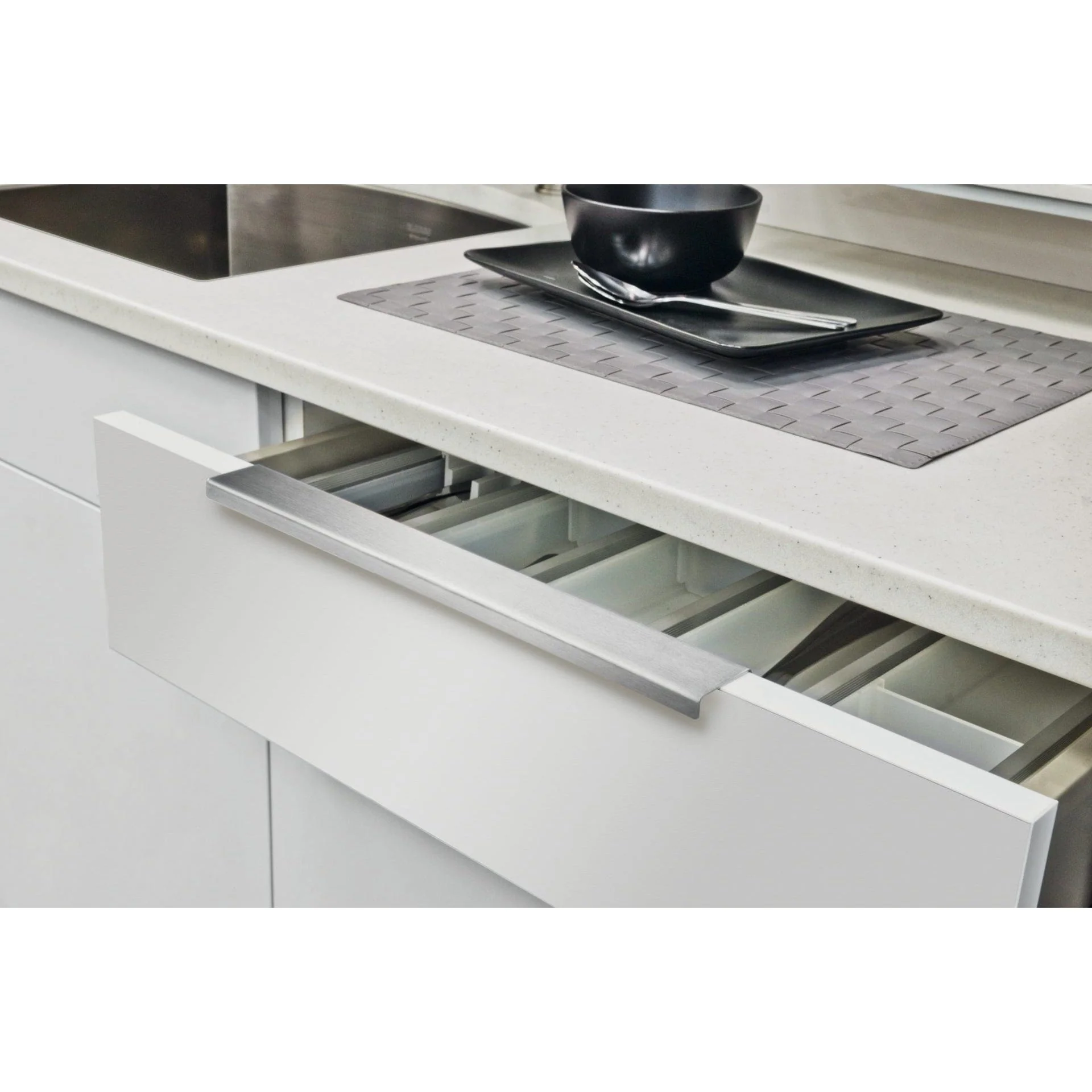 Contemporary Edge Pull, 4" Center-to-Center, Stainless Steel - Image 4