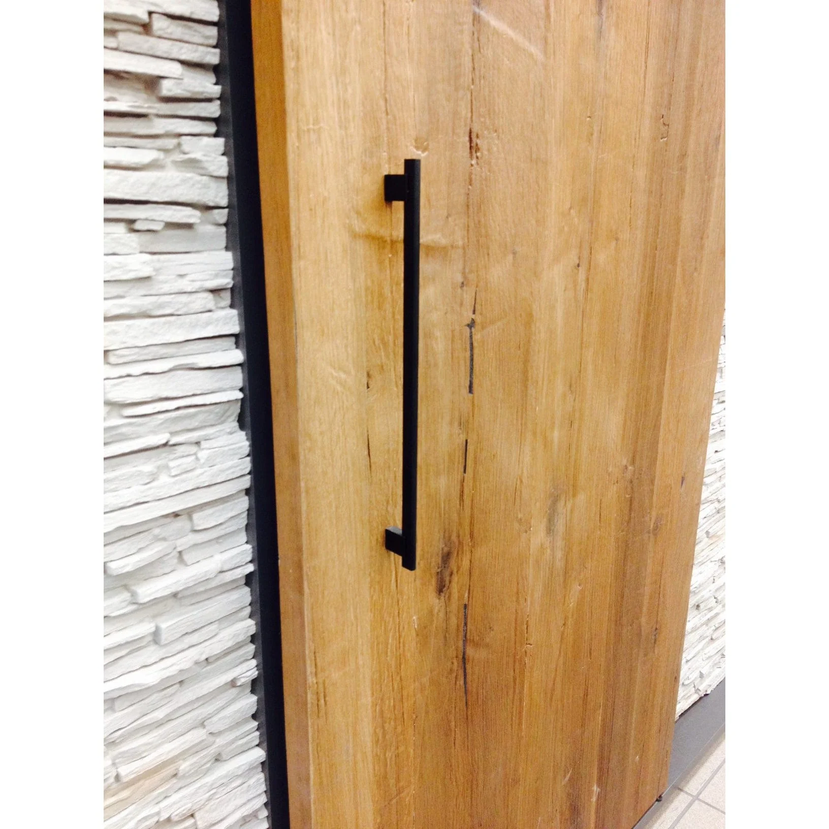 Contemporary Pull, 7-9/16" Center-to-Center, Chrome, Matte Black - Image 4