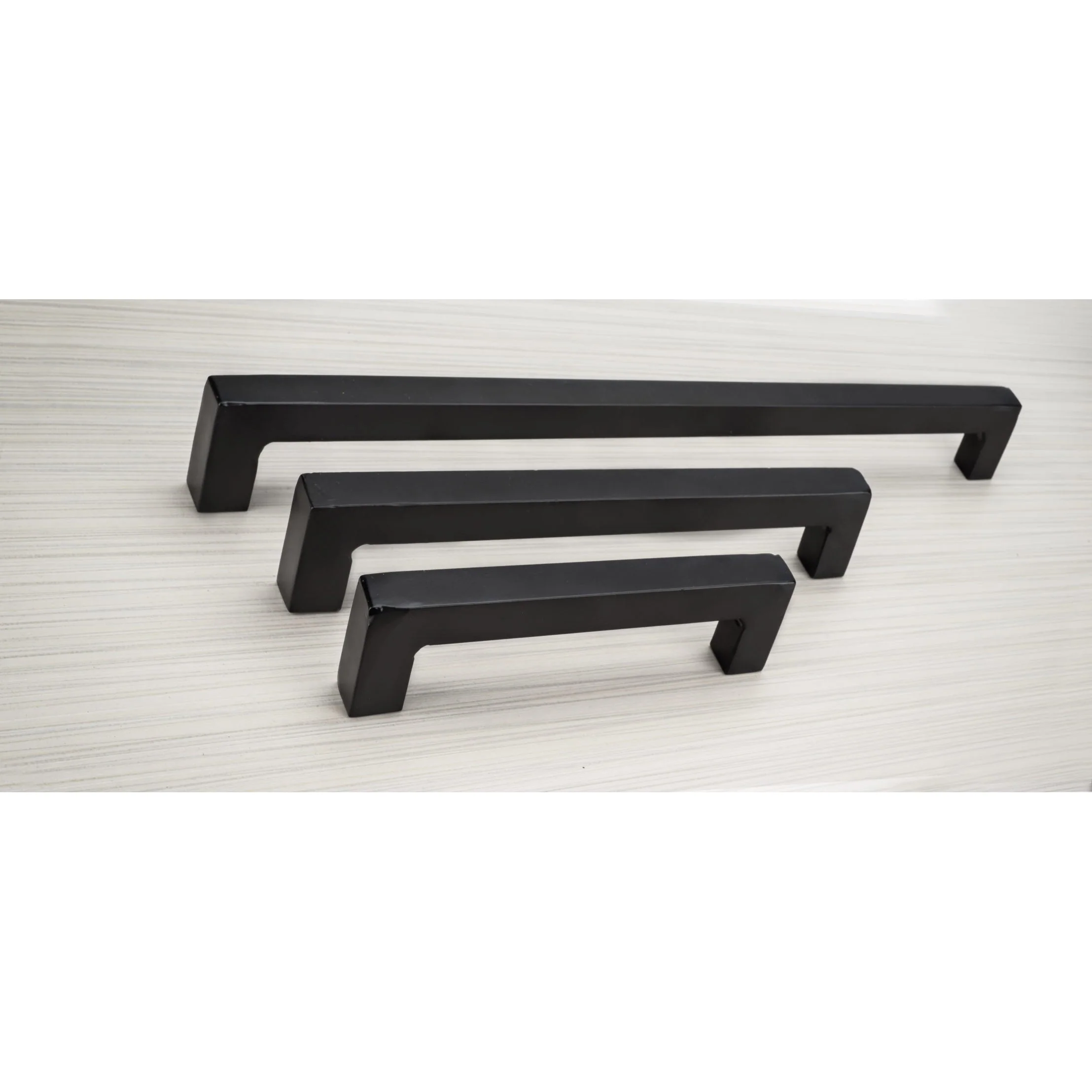 Traditional Pull, 7-9/16" Center-to-Center, Matte Black - Image 4