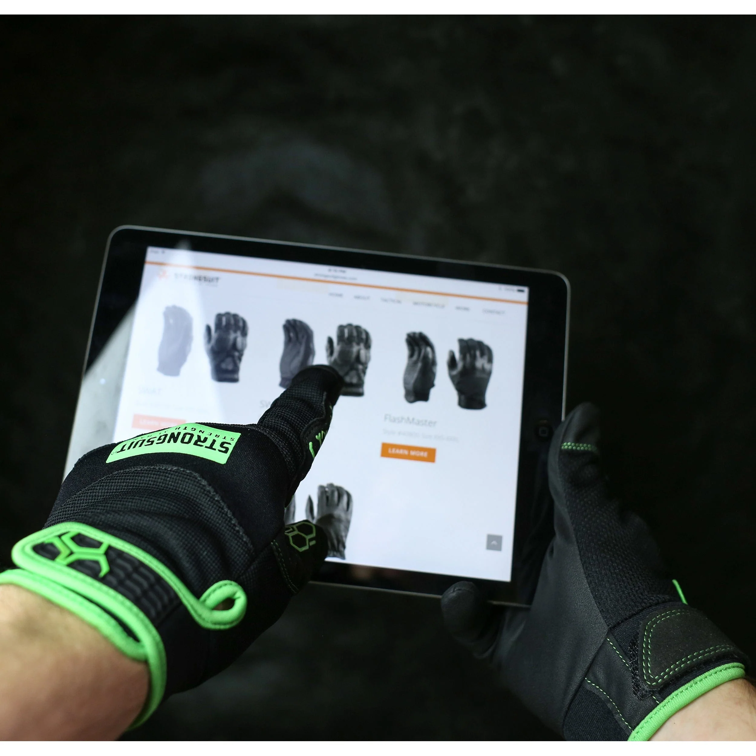 Grasper Gloves, Black/Green, XL - Image 2