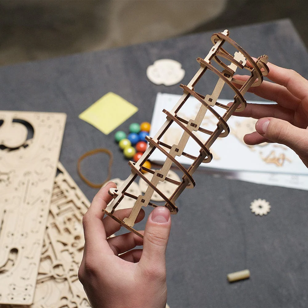 Marble Run Spiral Hoist Wooden Craft Kit - Image 3