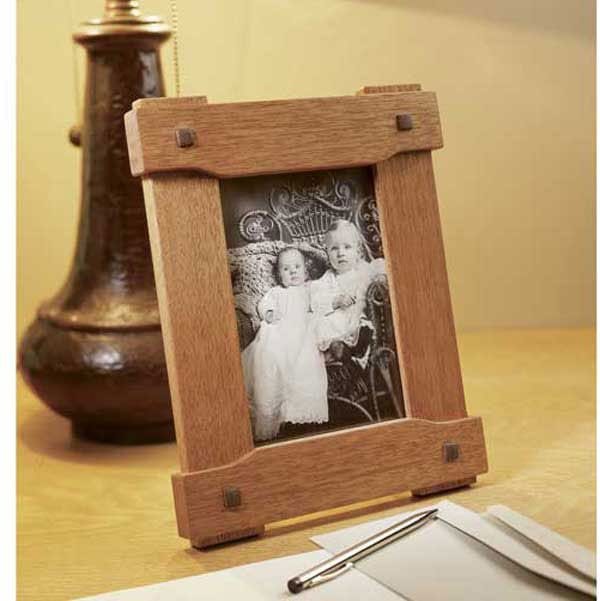 Woodworking Project Paper Plan to Build Era-Inspired Picture Frame