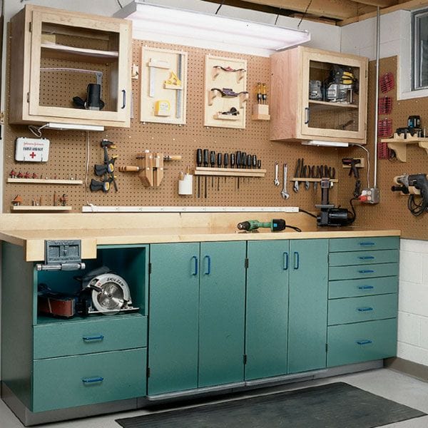 Woodworking Project Paper Plan to Build Full-Service Workbench