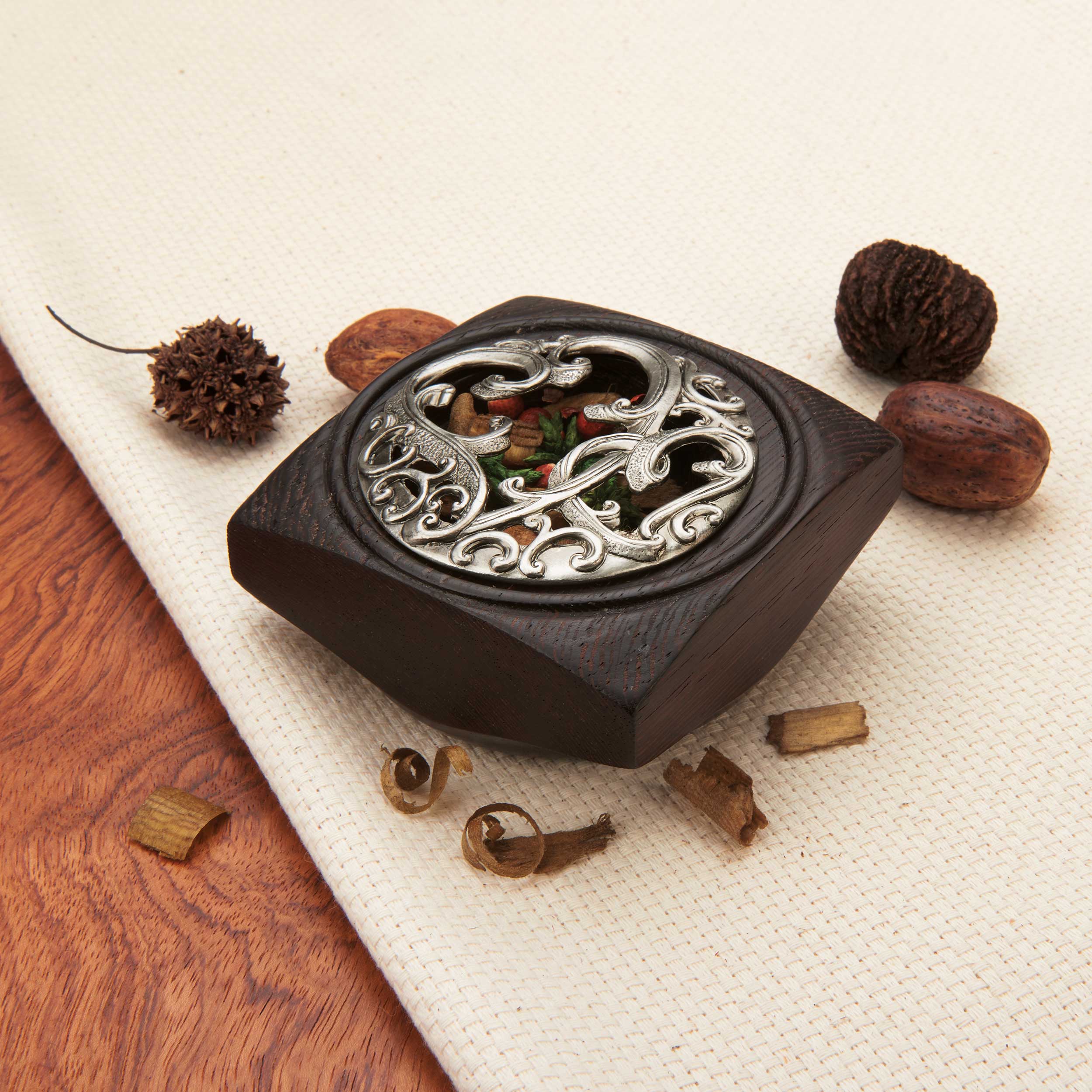Filigree Bowl Lid - Image 3